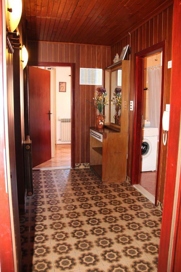 Apartment Mimica-Croatia , Omis , Center Eksteriør billede